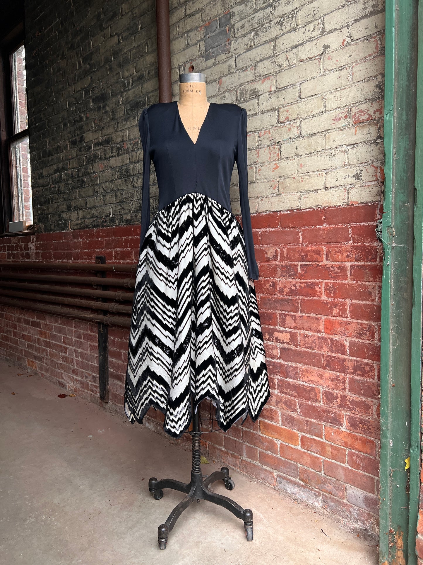 1960s Tal Saunders Ritz Carlton Zig-Zag Party Dress