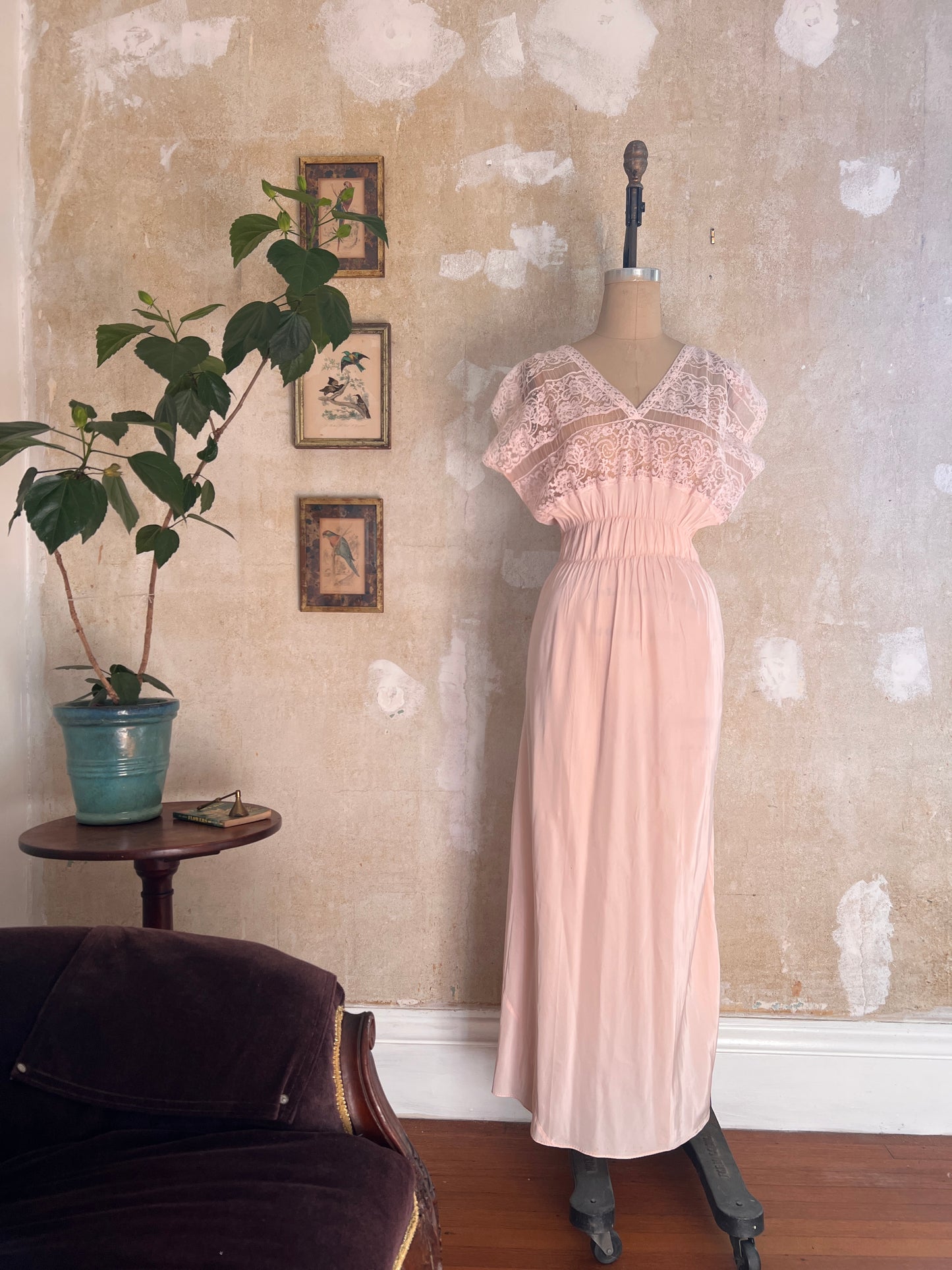 1940s Pink Rayon & Lace Grecian Bias Cut Gown S/M
