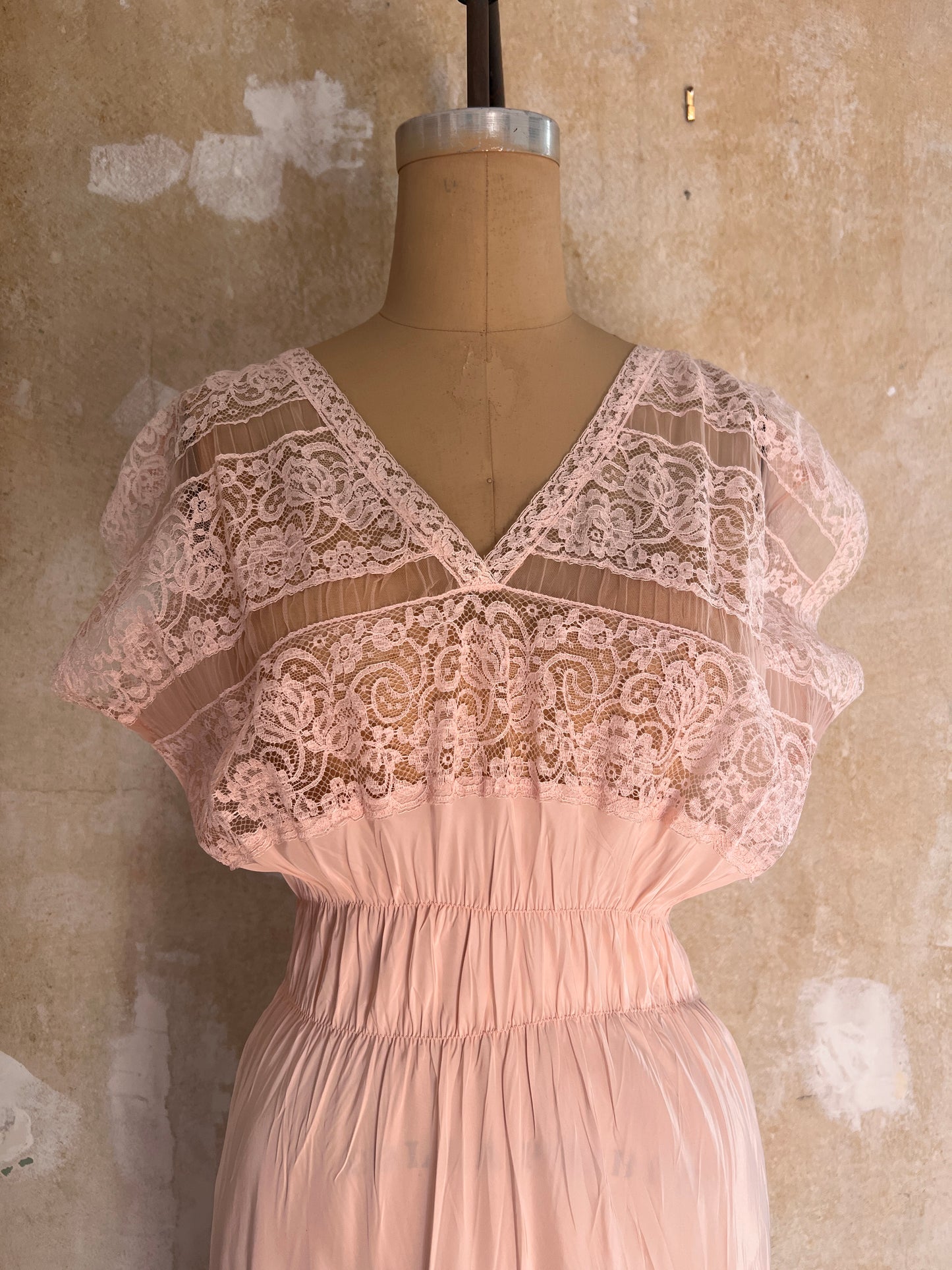 1940s Pink Rayon & Lace Grecian Bias Cut Gown S/M
