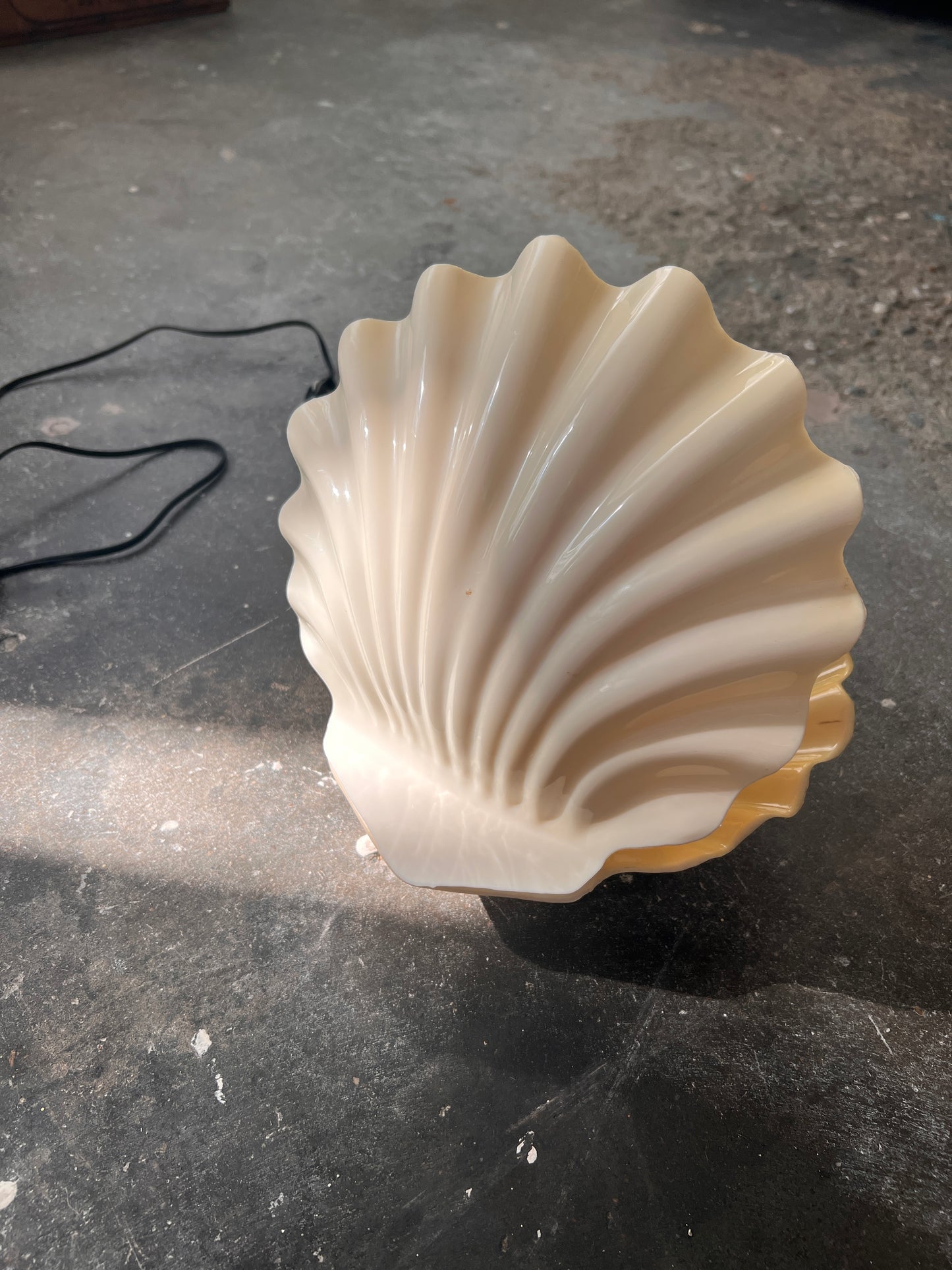1970s Oyster & Pearl Lamp with Color Wheel Light