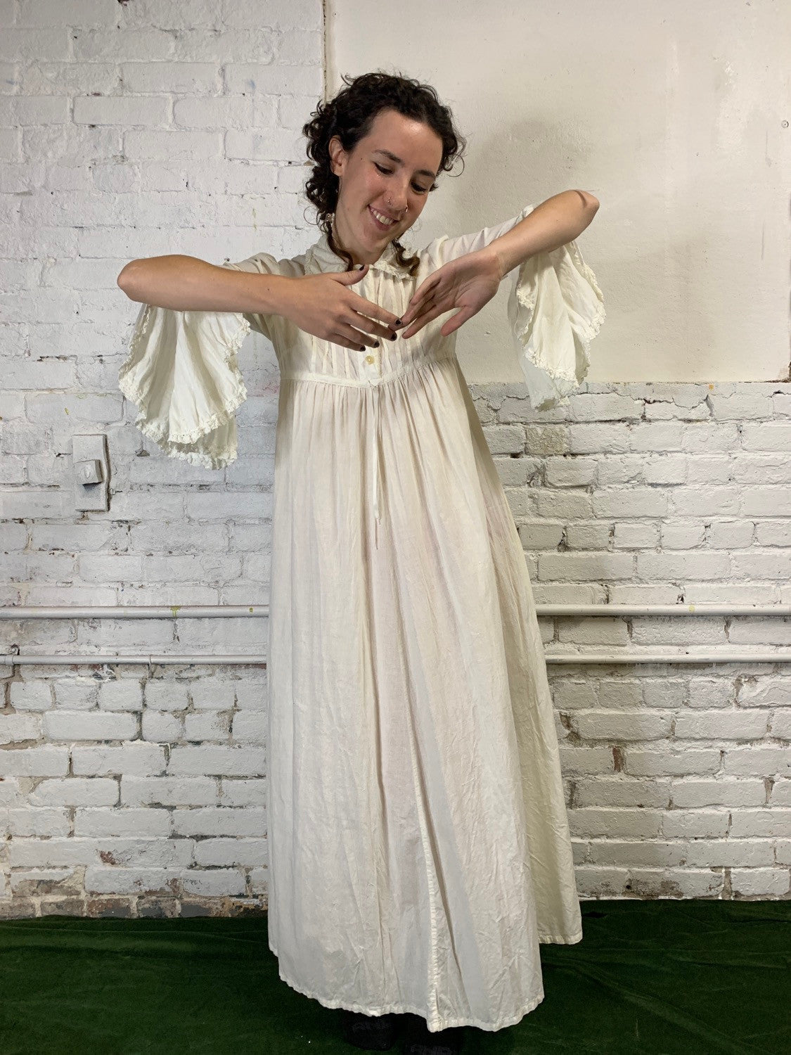 Early Laura Ashley 'Made in Wales' White Night Dress – The Lady Next Door