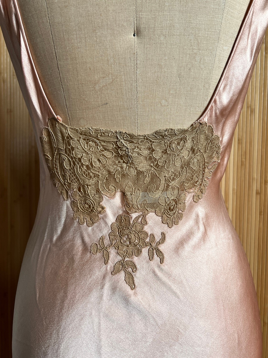 1930s Rose Gold Silk and Lace Bias Cut Gown S/M