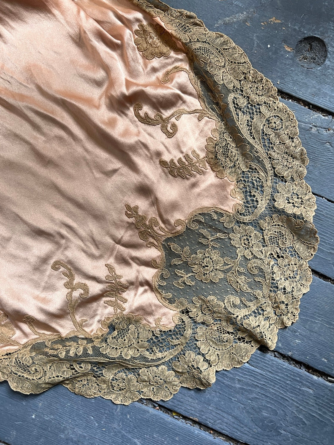 1930s Rose Gold Silk and Lace Bias Cut Gown S/M