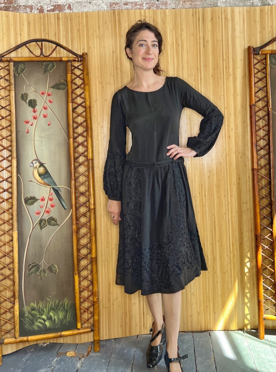1920s/30s Drop-Waist Bishop Sleeve Dress w/ Soutache M The Lady Next Door 1920s/30s Drop-Waist Bishop Sleeve Dress w/ Soutache M The Lady Next Door