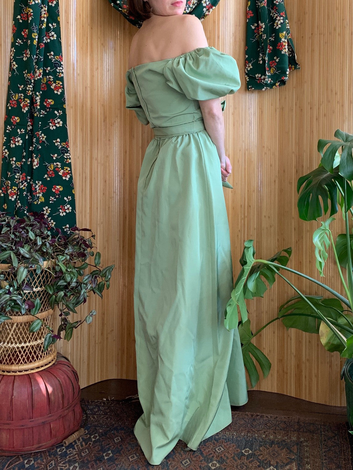 Seafoam Puff Sleeve Gown S