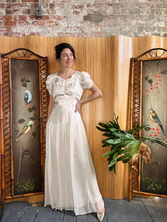 1940s Satin and Chiffon Sweetheart Wedding Gown S/M