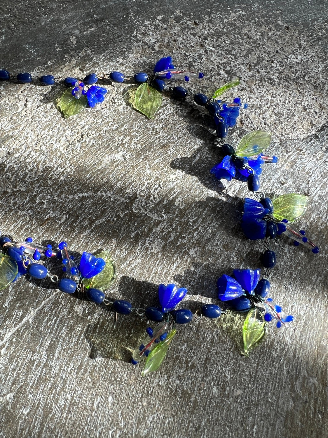 1930s Venetian Glass Blue Flowers Necklace