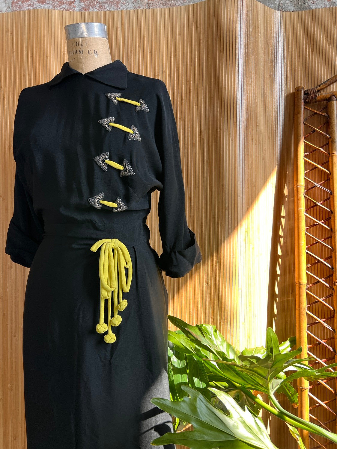 1940s Grovine Creation Bows and Arrows Rayon Crepe Dress M/L