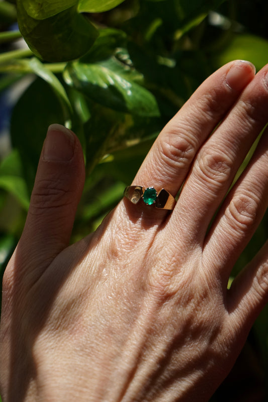 Vtg 14K Sculptural Emerald Ring