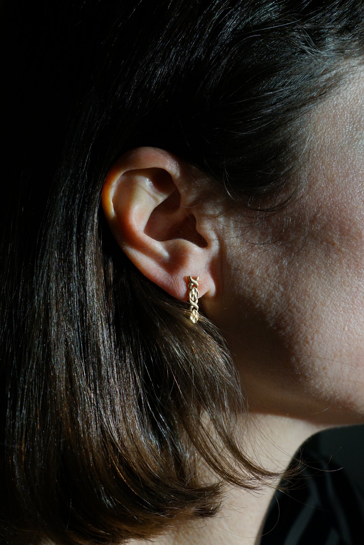 Vtg XOXO 14k Drop Earrings