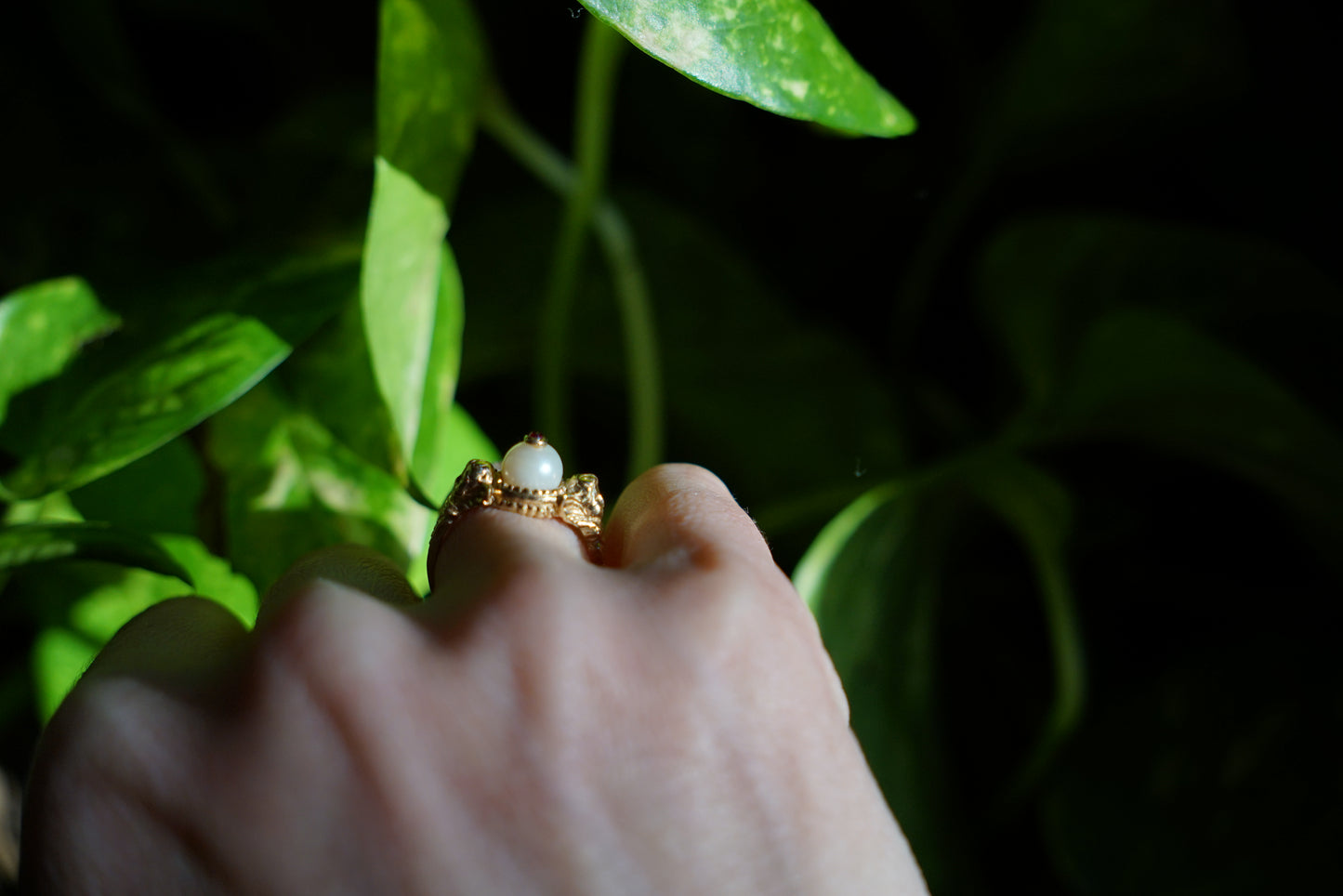 Vtg MFA 14k Gold Pearl and Ruby Etruscan Ring