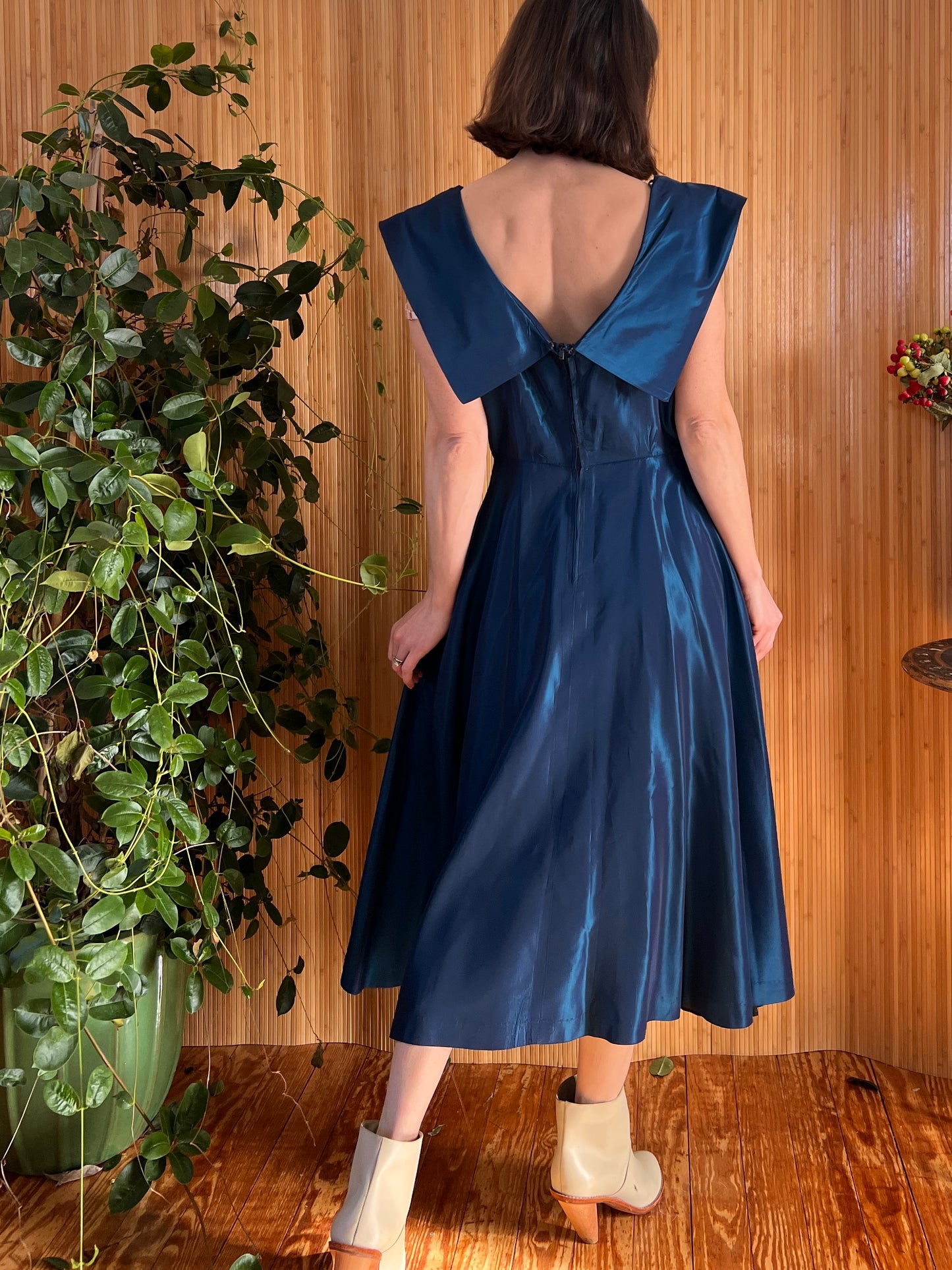 1950s Iridescent Silk Shantung Dress M