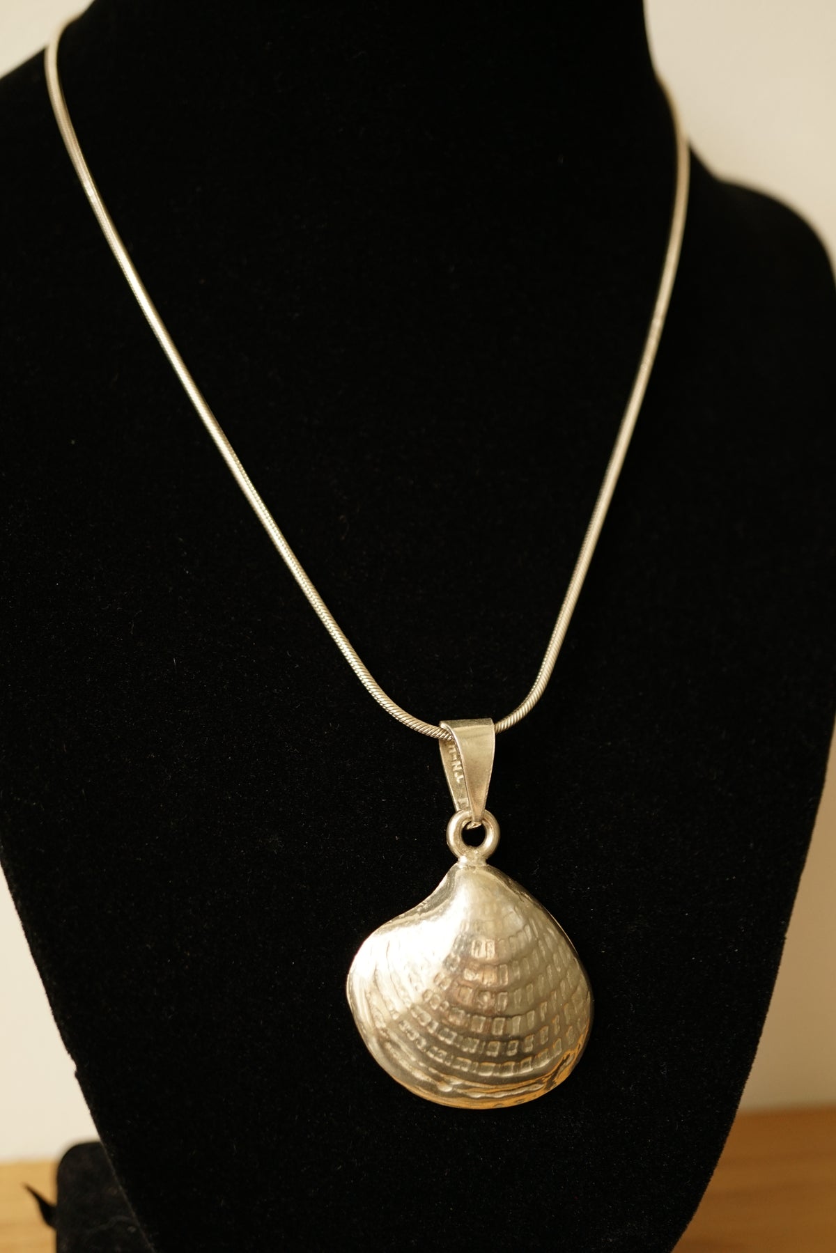 Sterling Silver Clam Pendant on Rope Chain