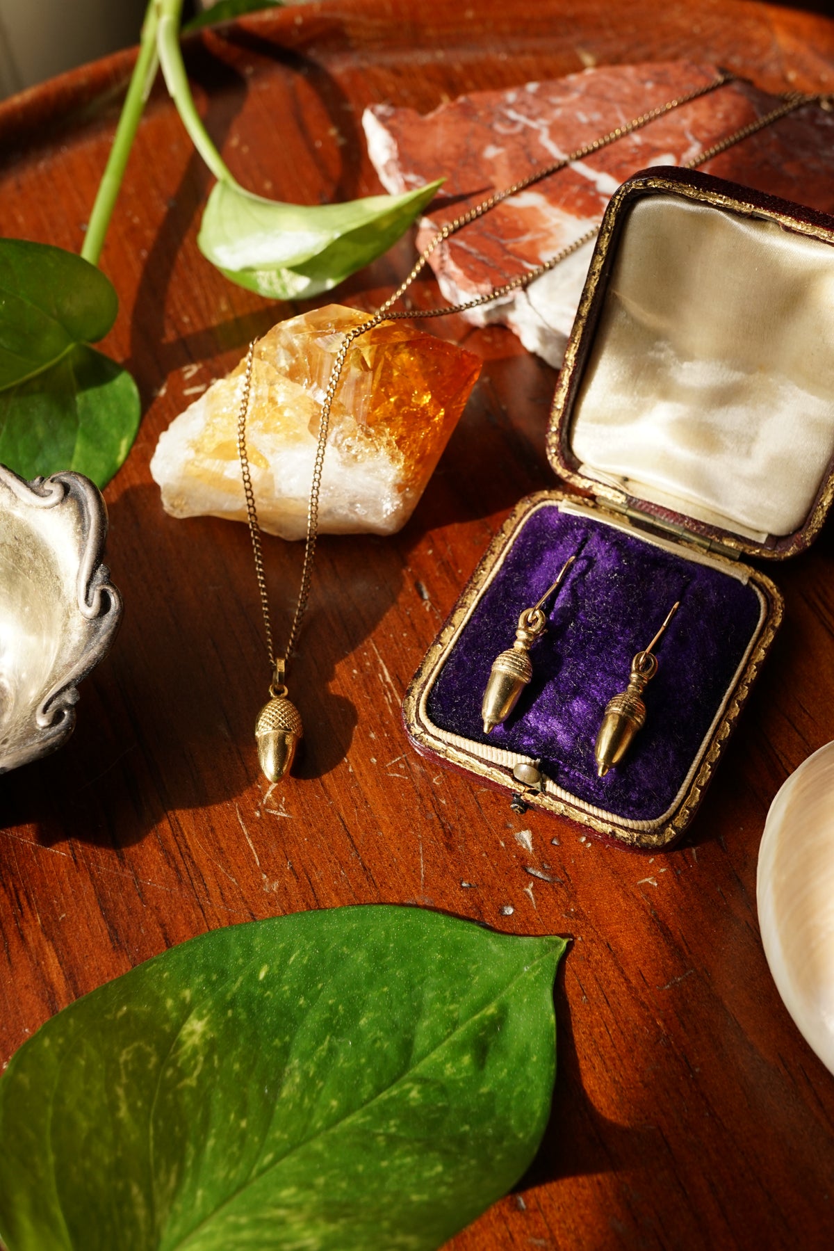 VTG Estate 18K Gold Acorn Pendant Necklace