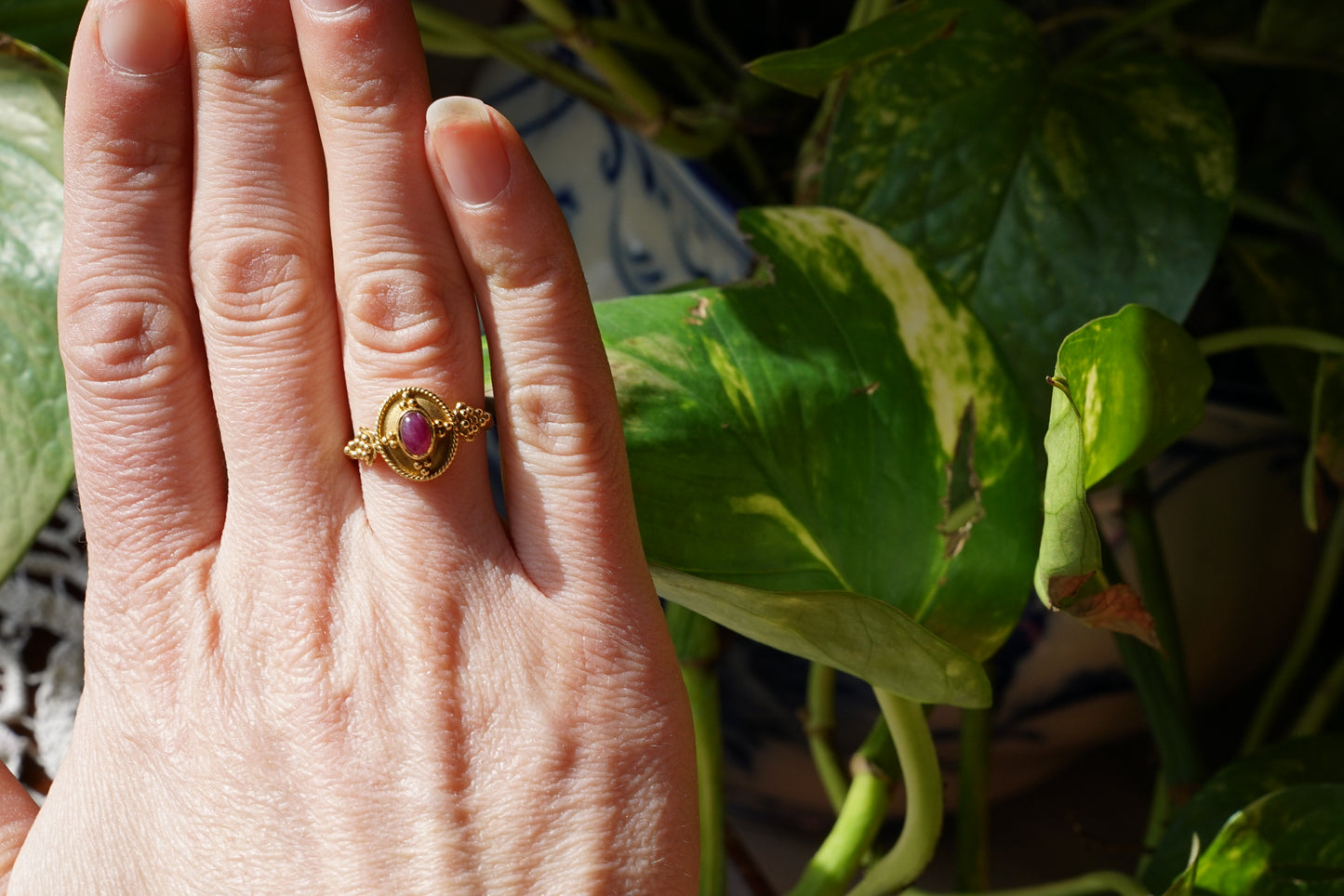 Vtg 18K Byzantine Style Gold and Ruby Ring