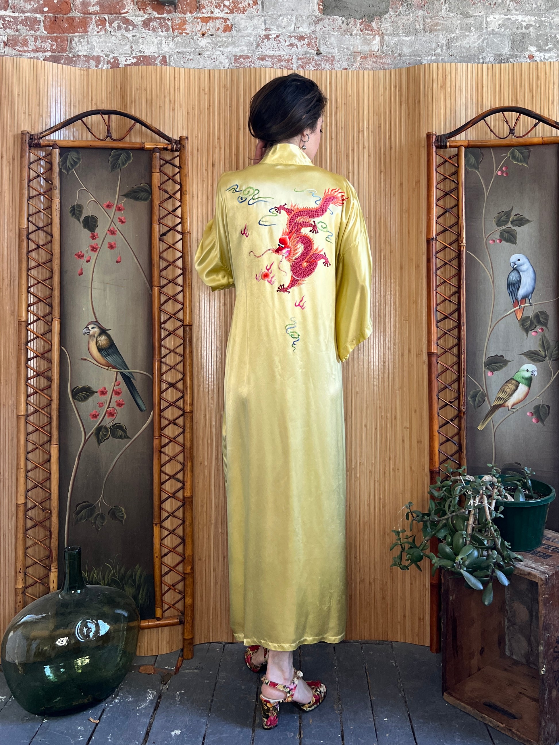 1940s Silk Chinese Robe with Dragon Embroidery M 1940s Silk Chinese Robe with Dragon Embroidery M