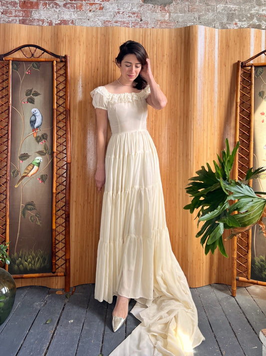 Late 1940s Buttercream Silk Velvet Wedding Gown w/ Train XS/S