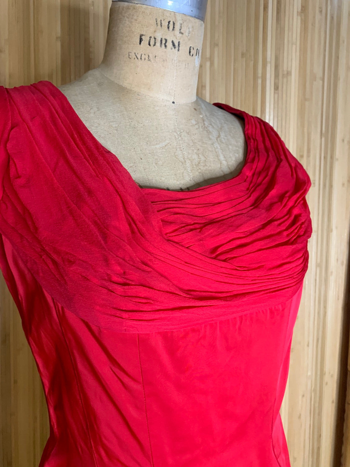 1950s Kay Selig Silk Wiggle Dress Size S/M Petite