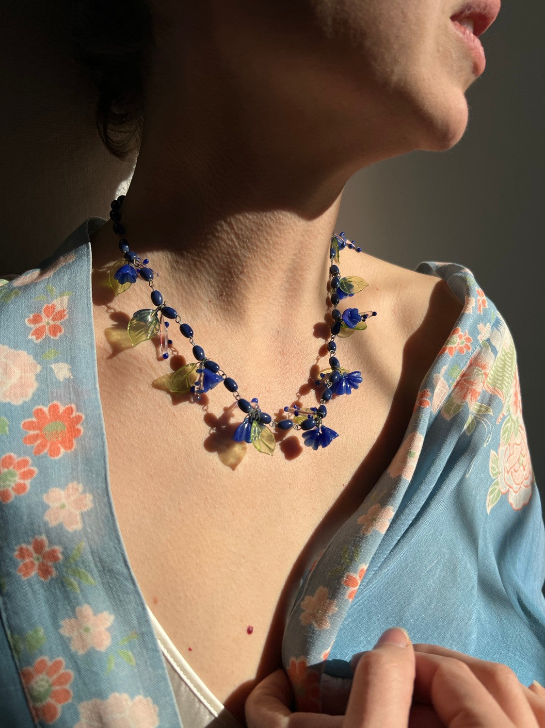 1930s Venetian Glass Blue Flowers Necklace
