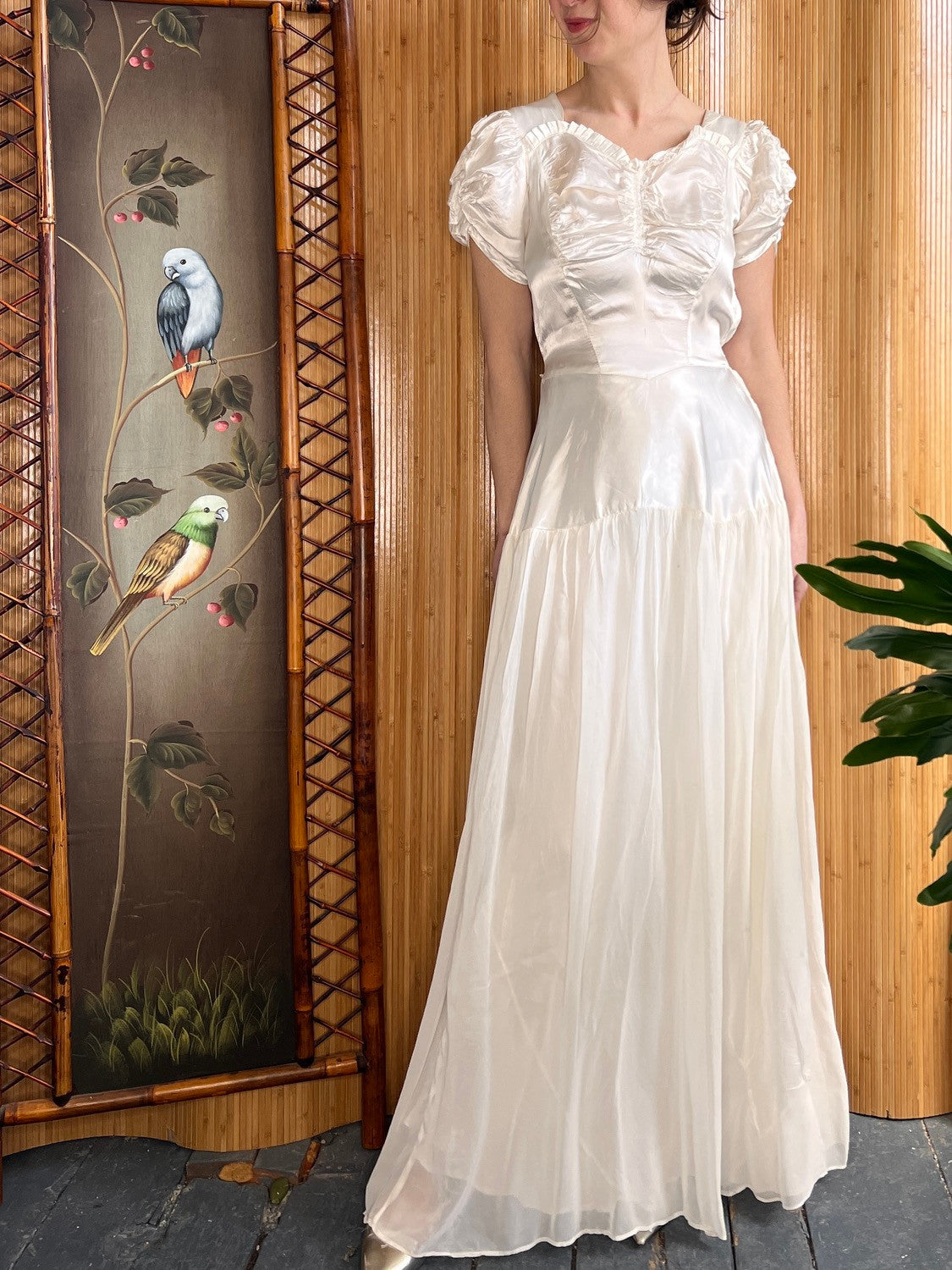 1940s Satin and Chiffon Sweetheart Wedding Gown S/M 1940s Satin and Chiffon Sweetheart Wedding Gown S/M